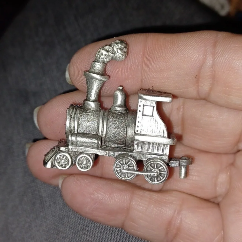 Fort satin finish pewter NOEL train, 8 pc in the box